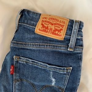 Levi’s Distressed Skinny Jeans
